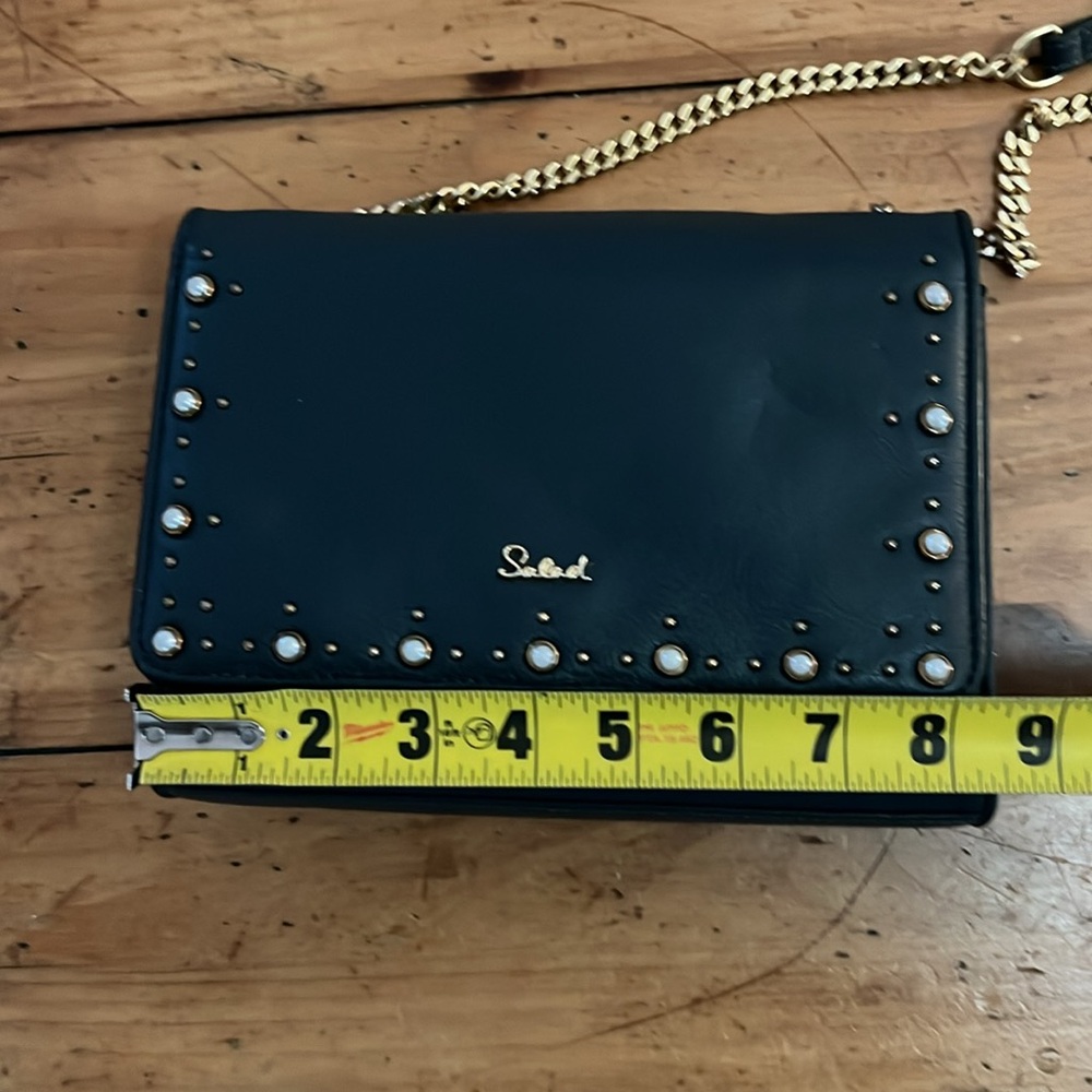 Salad Made by AW 1929 crossbody in a navy blue color - Picture 16 of 17